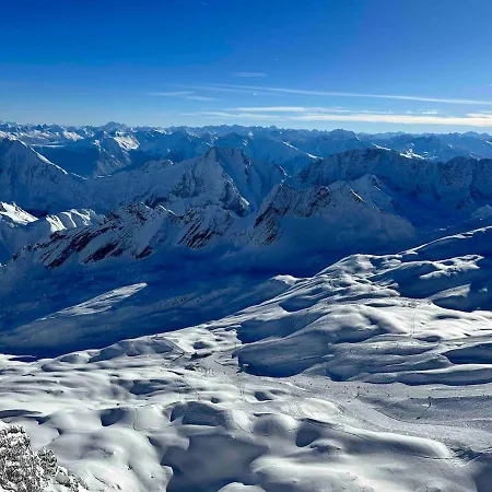 Alpenglueck Garmisch, Attic 公寓