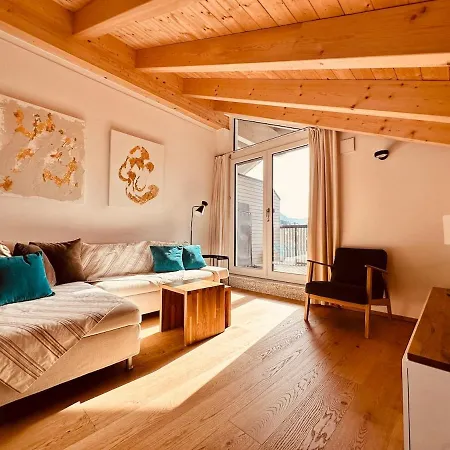 Alpenglueck Garmisch, Attic 公寓 *