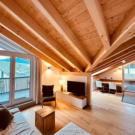 Alpenglueck Garmisch, Attic 公寓